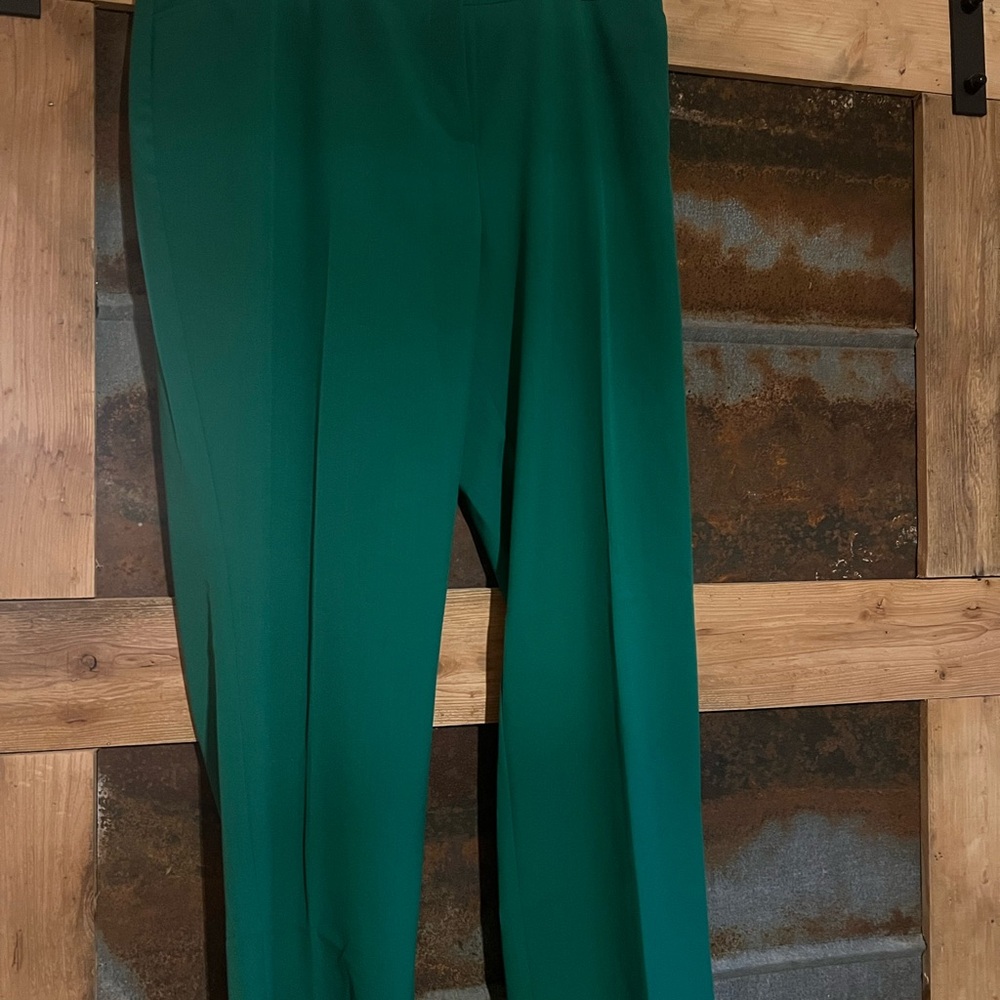Elegant Green Women's Pants
